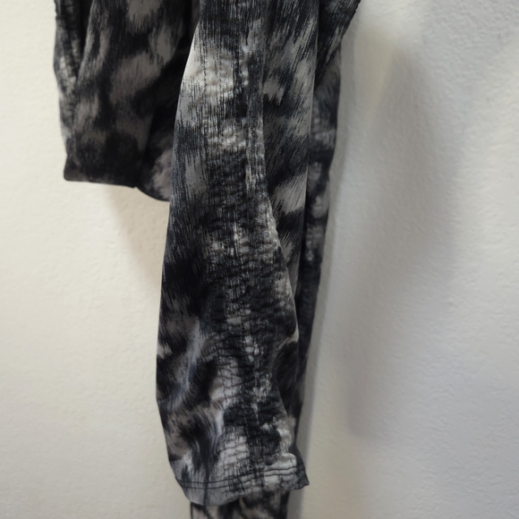 Armani Exchange Animal Print Leggins Ruffle BlackWhite Exercise Pants Size Large - Picture 5 of 11